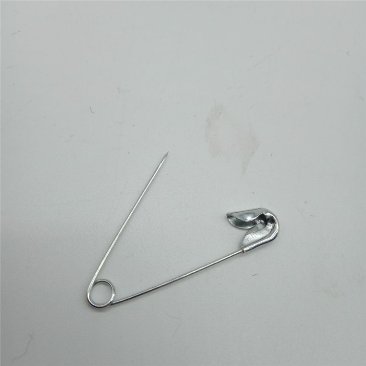 Attractive collectable Tin box of 23mm safety pins