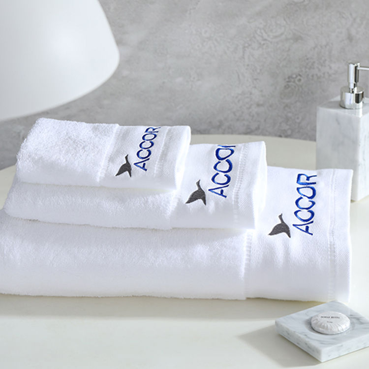100% Cotton White Color Hotel Bathroom Dobby Border Towel Set With Hotel Logo Embroidery