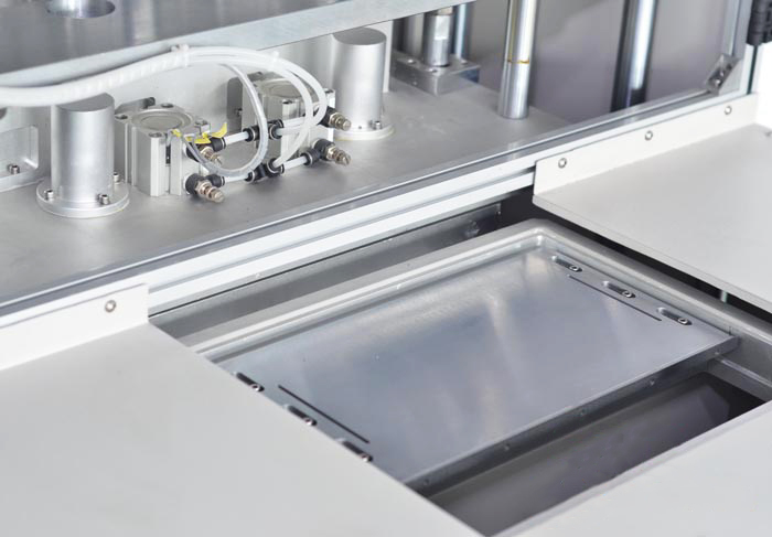 เครื่องทำเซลล์แบตเตอรี่ AC100V, เครื่องซีลความร้อนแบตเตอรี่สูญญากาศสำหรับกระเป๋า Cell 2