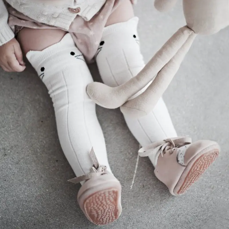 Классические носки до колена из органического хлопка для маленьких девочек с отделкой от морщин; Эксклюзивные детские носки с логотипом на заказ; Оптовая продажа