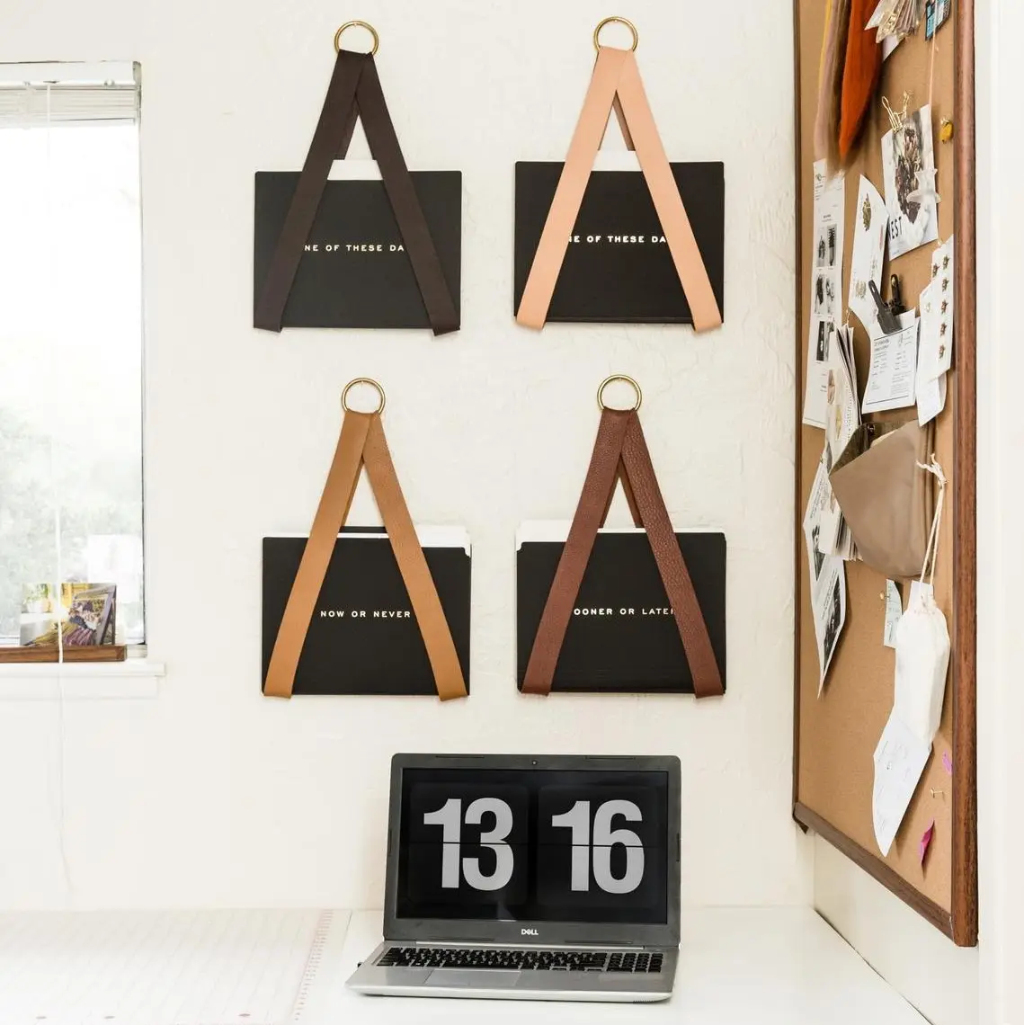 Personalized Stock Leather Wall Hanging File Storage Organizer Magazine Rack File Holder For Decor