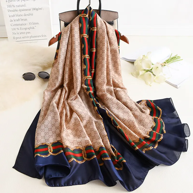 Wholesale 2021 hot sale girls silk foulard fashion europe and america style brand lightweight printed satin silk scarves
