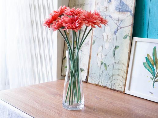 Flower Glass Vase Decorative vase Centerpiece For Home or Wedding.