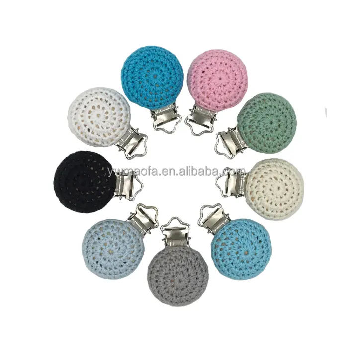 2018 New Design Cotton Crochet Knit Wooden Round Pacifier Clips In 3.2cm Diameter For Baby Teether Toys