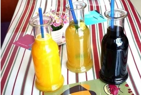 wholesale 350ml/500ml glass water juice bottle with cork lid