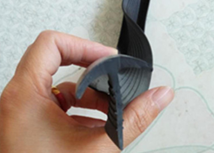 High quality T shape pvc rubber door seal strips