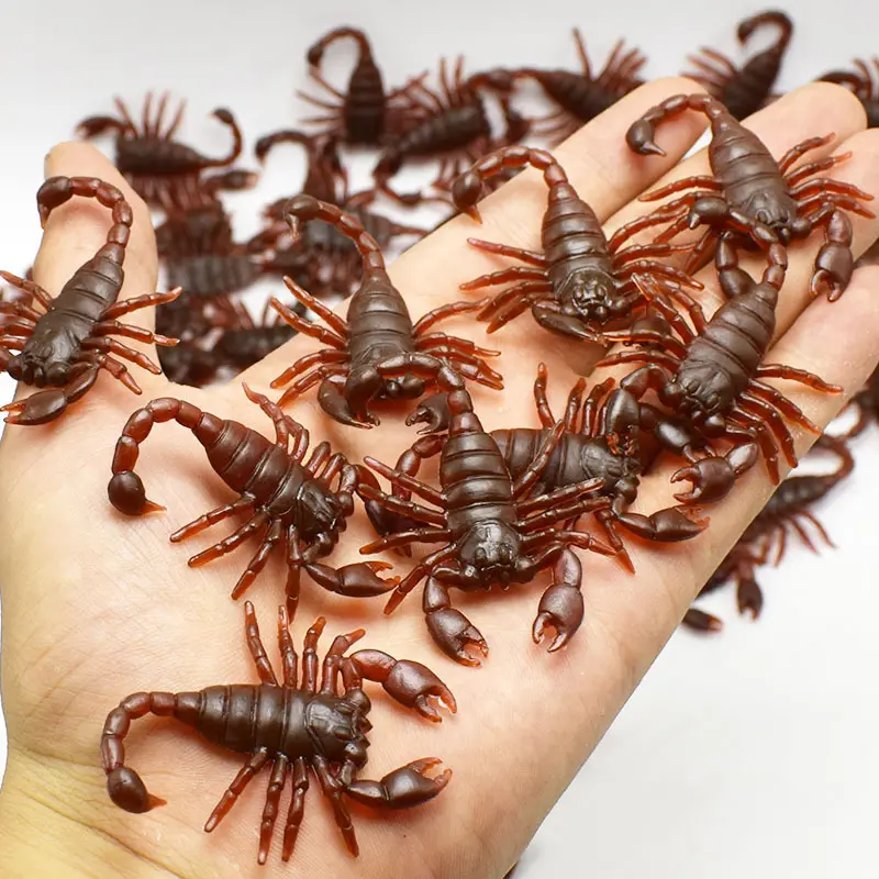 Новая игрушка-насекомое в виде скорпиона