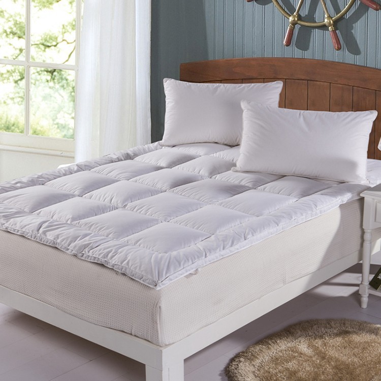 High Quality China Factory Queen Size Down Feather Polyester Baby Adult Mattress Topper