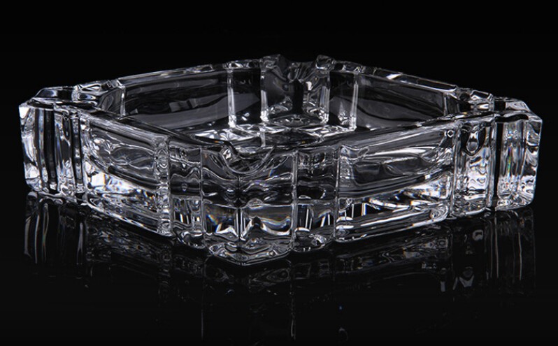 Haonai Diameter 15cm- Clear Glass Ashtray - Round Indoor Ashtray with 4 Cigarette Slots - Perfect Gift for Smokers