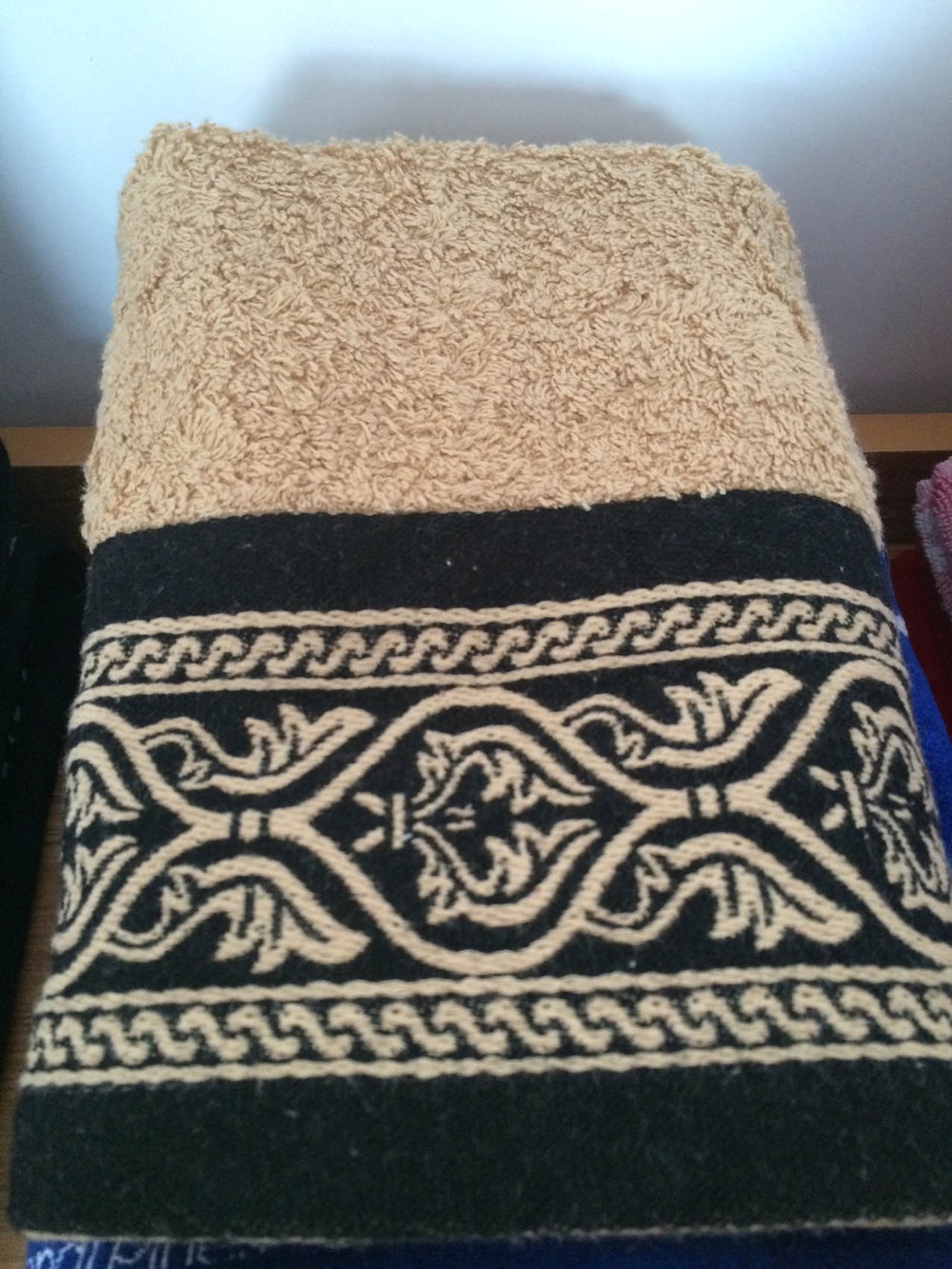 jacquard border bath towel