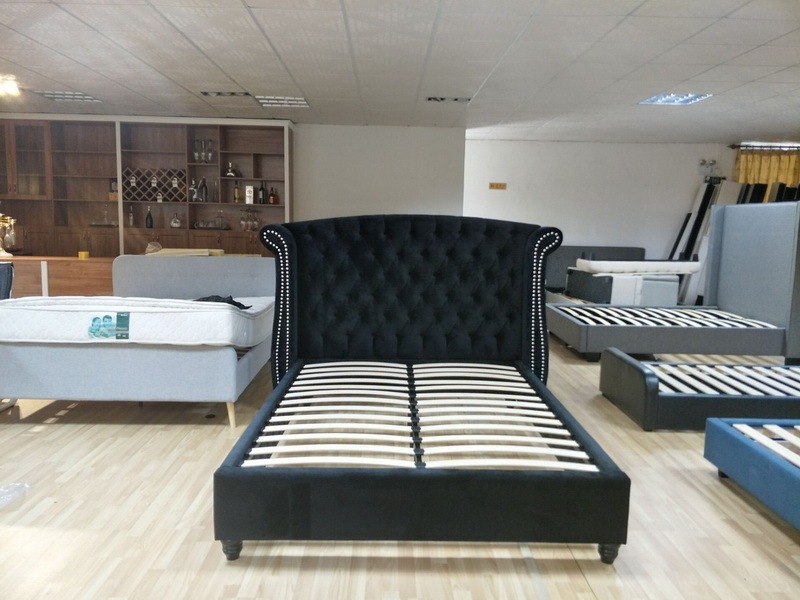 factory California king bed frame adult twin bed royal king size bed in bedroom
