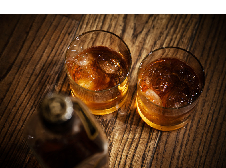 hot round wholesale crystal whiskey glass with sand etched logo glass whiskey tumbler with sand blaste logo