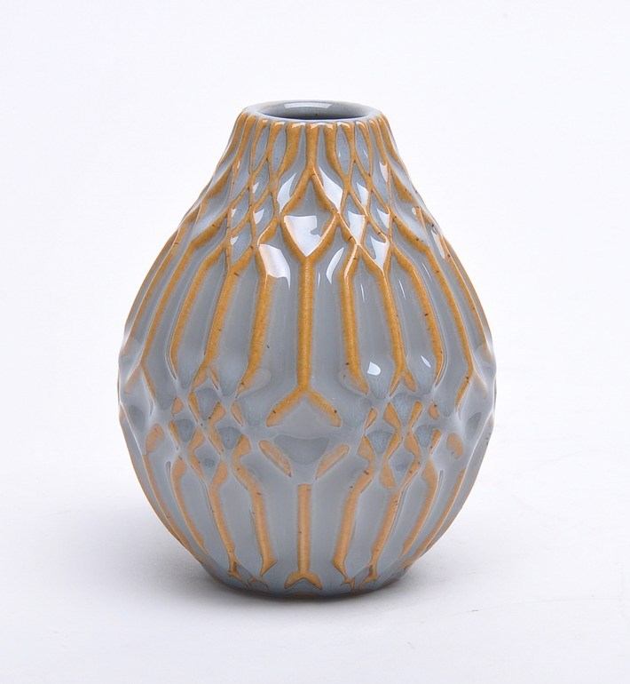 Classic style home decor embossed flower bud mini ceramic vase for japanese