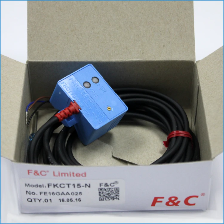 DC 26mm Pipe liquid Sensor Capacitive Switch NPN PNP 3 Wires
