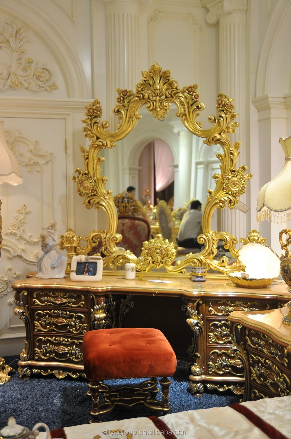 luxury dubai bedroom furniture set for sale from foshan