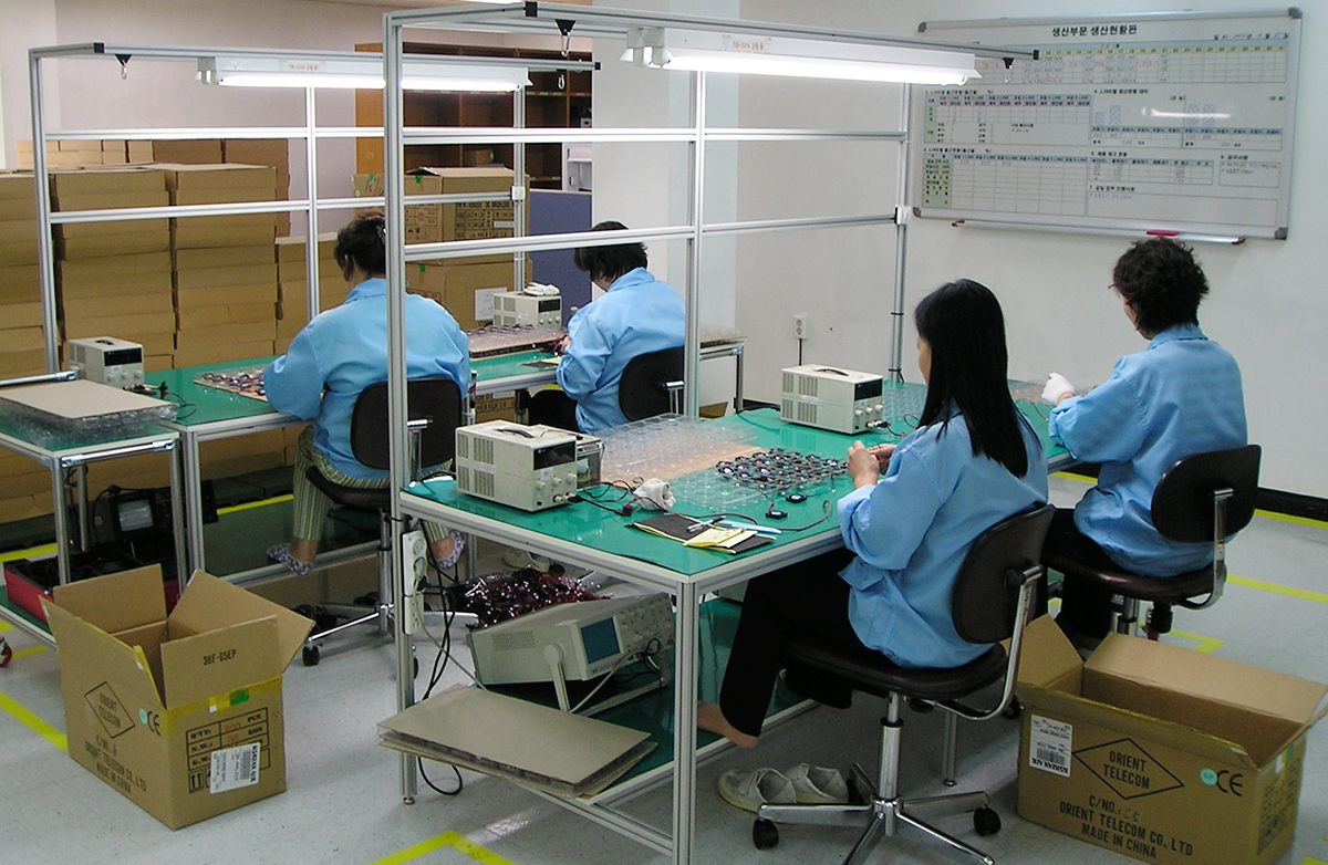 Custom Aluminium Profile Workbench Esd Repair Bench Assembly Pipe Workbench for Assembly Line 9