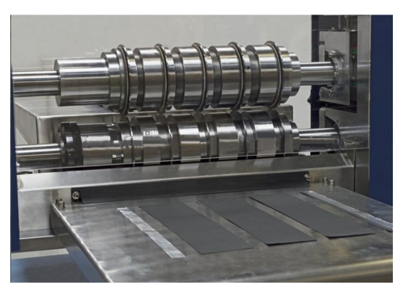 سطح المكتب 100W لفة آلة الحز لبطارية الليثيوم القطب 0