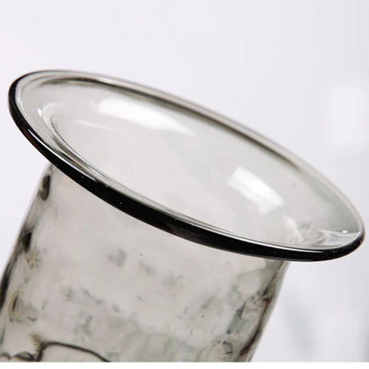 Wholesale color transparent simple Europe blown home table decoration ornaments glass bottle vase