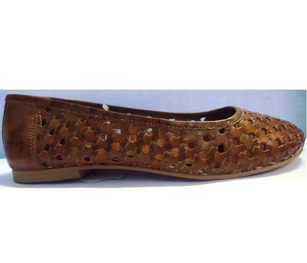 tan slip on shoes ladies