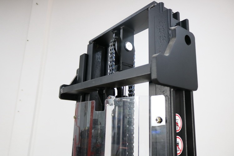 2 ton electric forklift/electric powered pallet stacker made in China
