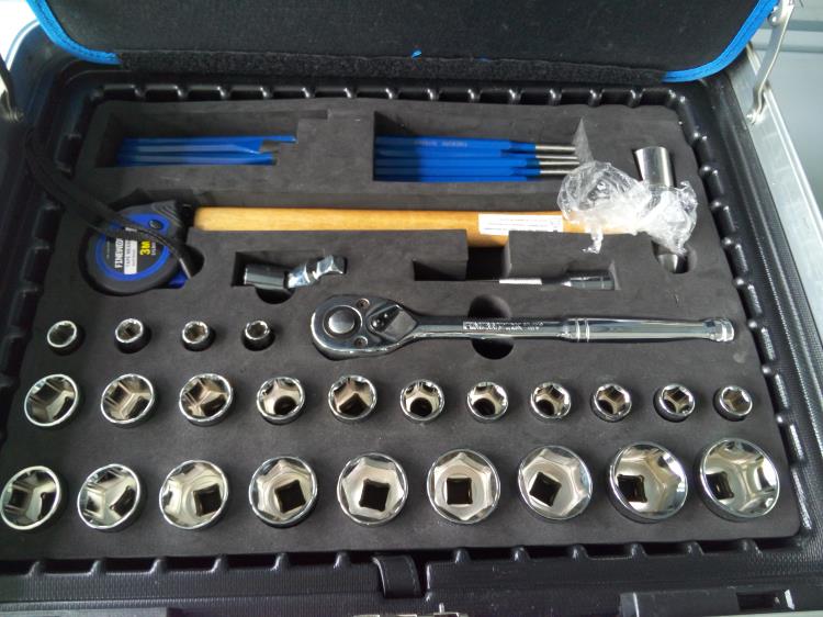 02LB011 China High Quality 72 Pcs Combination Master Hand Tool Set box