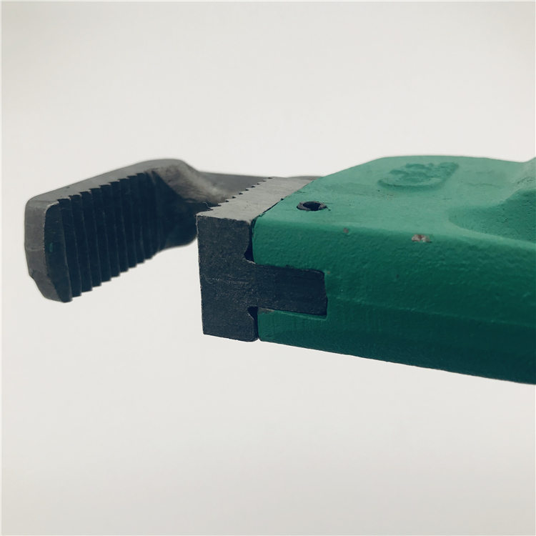 Heavy-Duty Adjustable Pipe Wrench