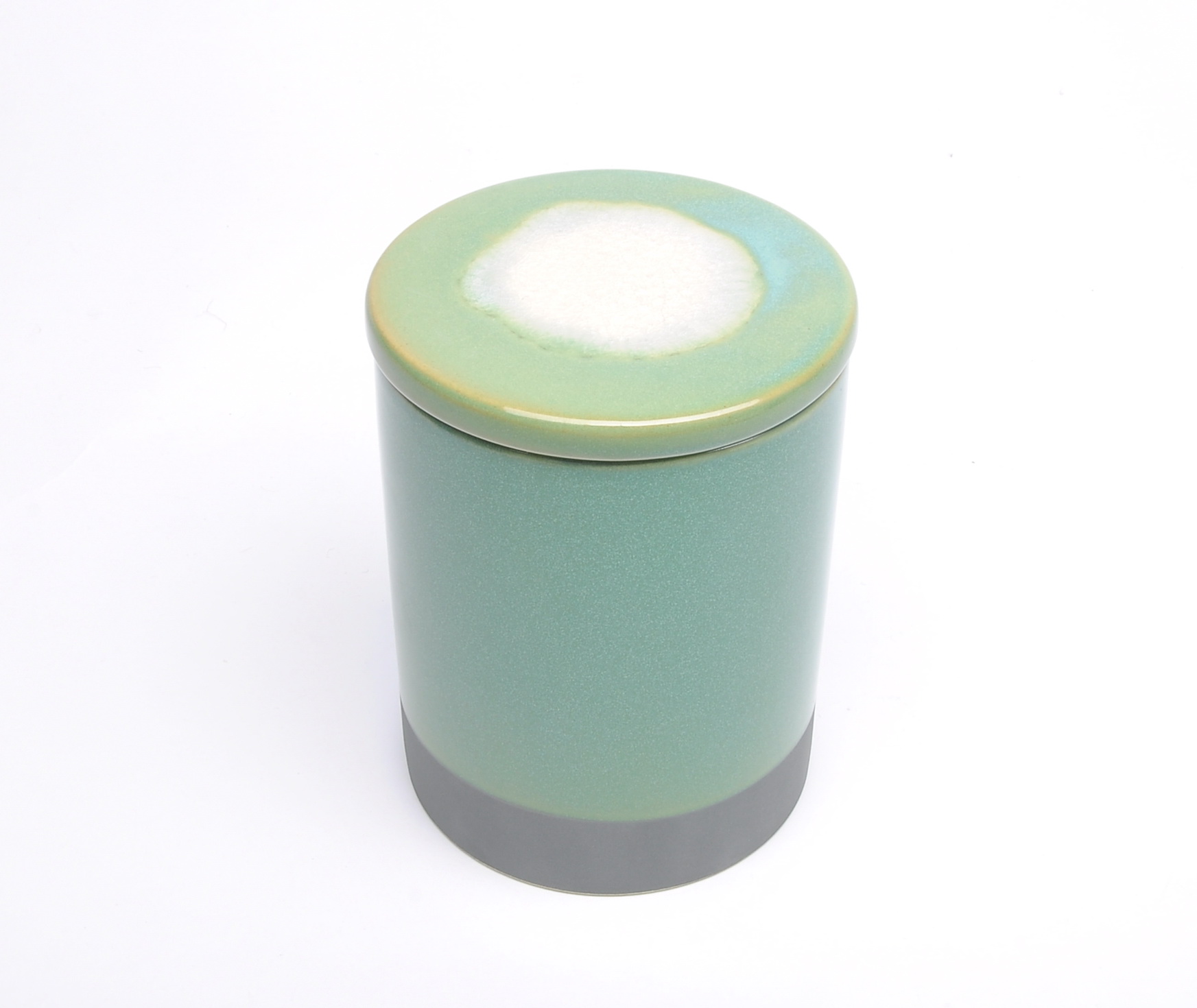 Fancy design customized home decoration warm gift porcelain candle holder  empty ceramic candle jar