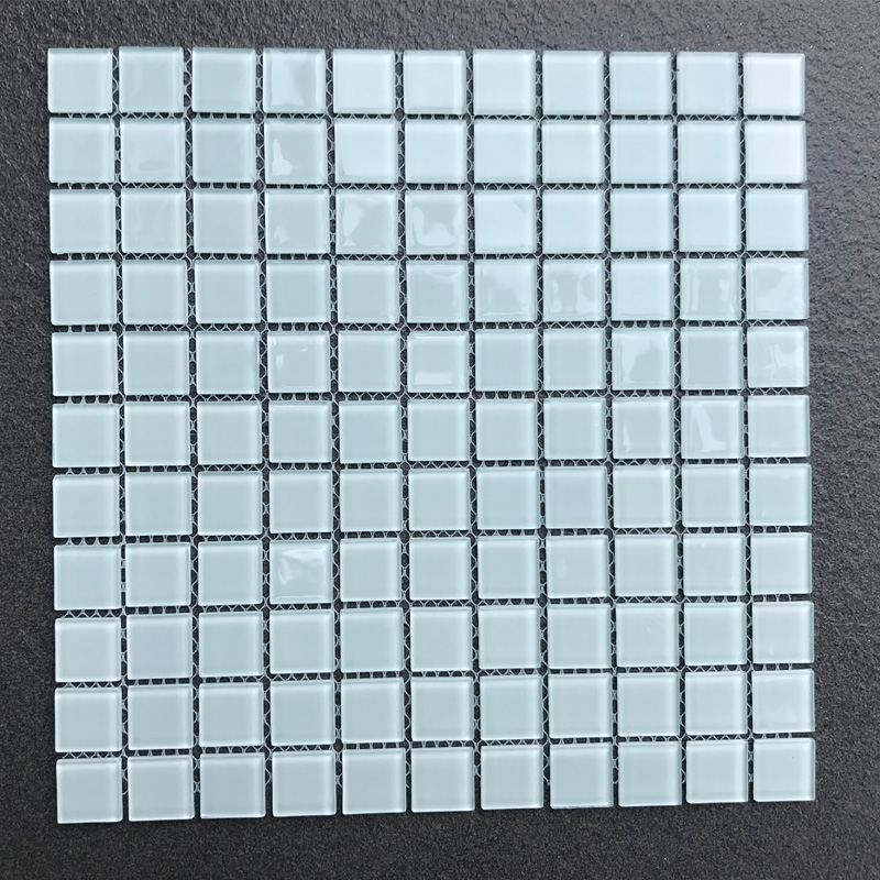 Wholesale china stocks irregular 4mm white mix black crystal glass mosaic