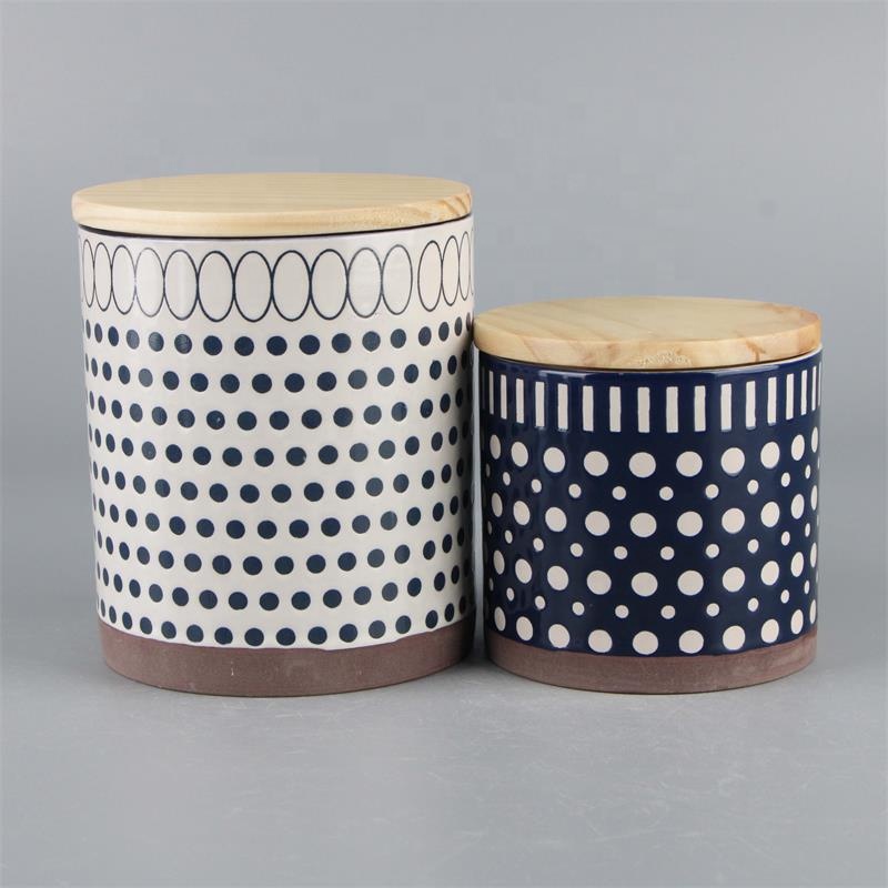 Factory wholesale top grade coffee bean candy sugar container tea canister ceramic food storage jar with wooden carved lid E034