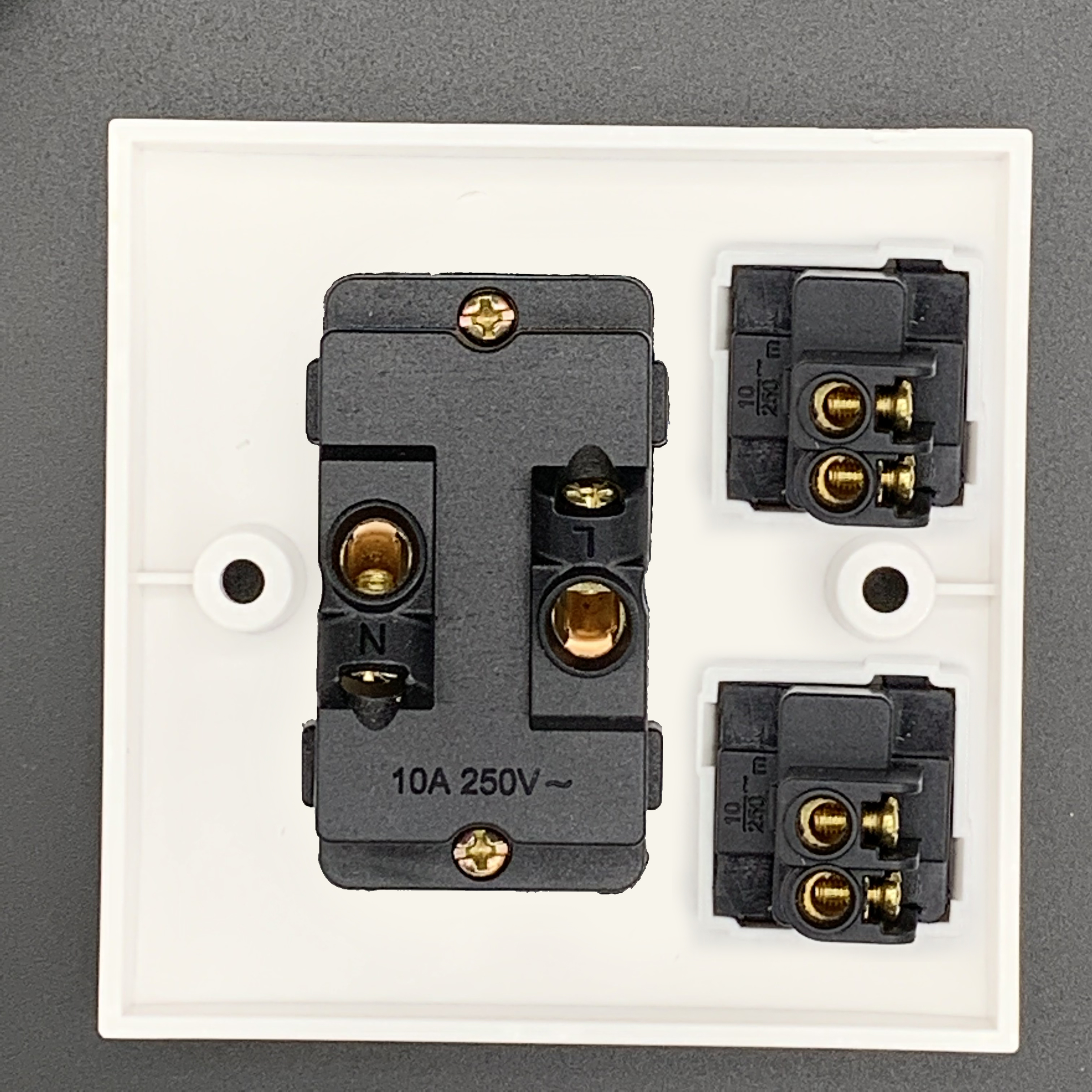 China manufacturer various 86 type 2 gang switch & double 2 pin socket lamp & light socket outlet