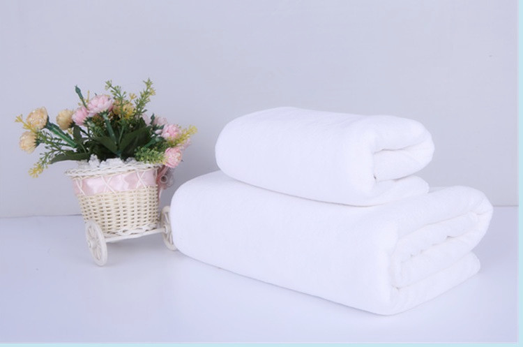 Luxury Wholesale 100%  Pakistan Cotton 5 Star Hotel White 600gsm Custom Logo Bath Towel