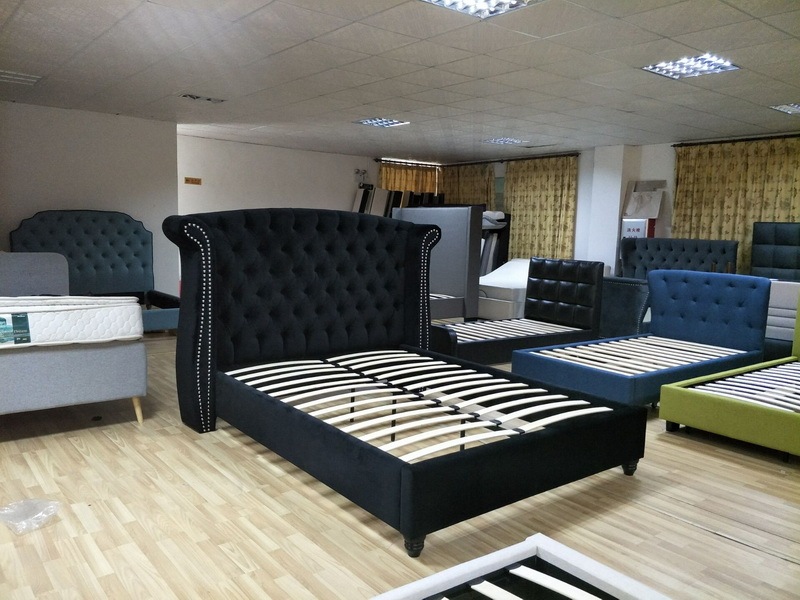 factory California king bed frame adult twin bed royal king size bed in bedroom