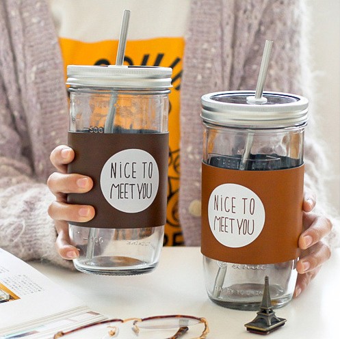 Haonai glass mason jar with split metal lid,stainless steel straw and PU cover,500ml drinking glass jar.
