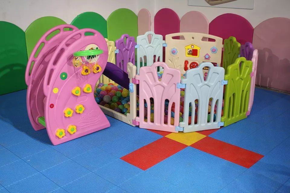 baby slide with ball pool and basketball hoop for kids
