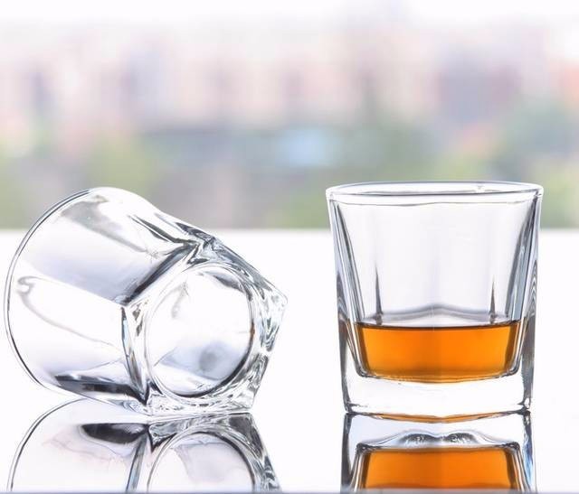 Unique Design Pentagonal Whisky Shot Glass Clear Mini Glass Cup Octagon