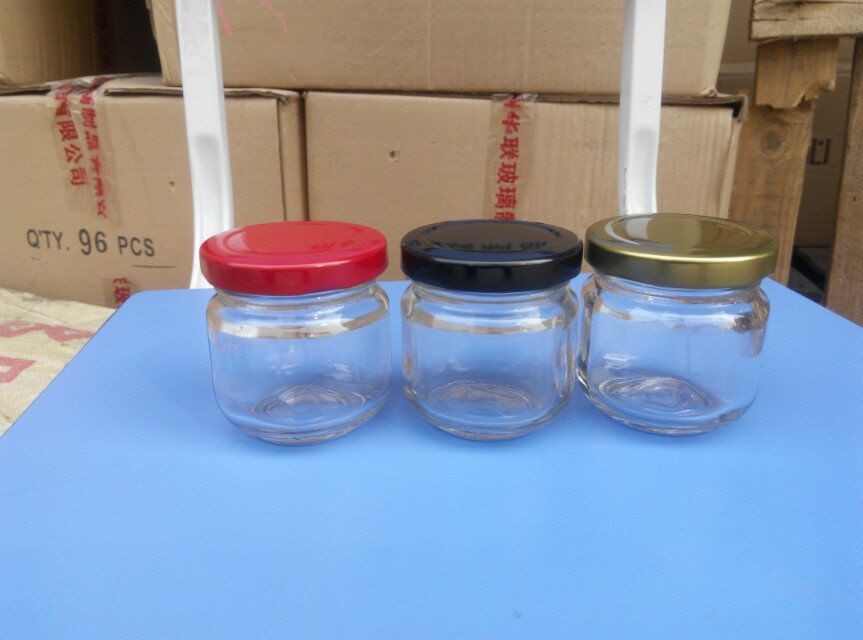 Round 100ml Glass jar/Glass Jam Chutney Marmalade Jar with silver metal lid.
