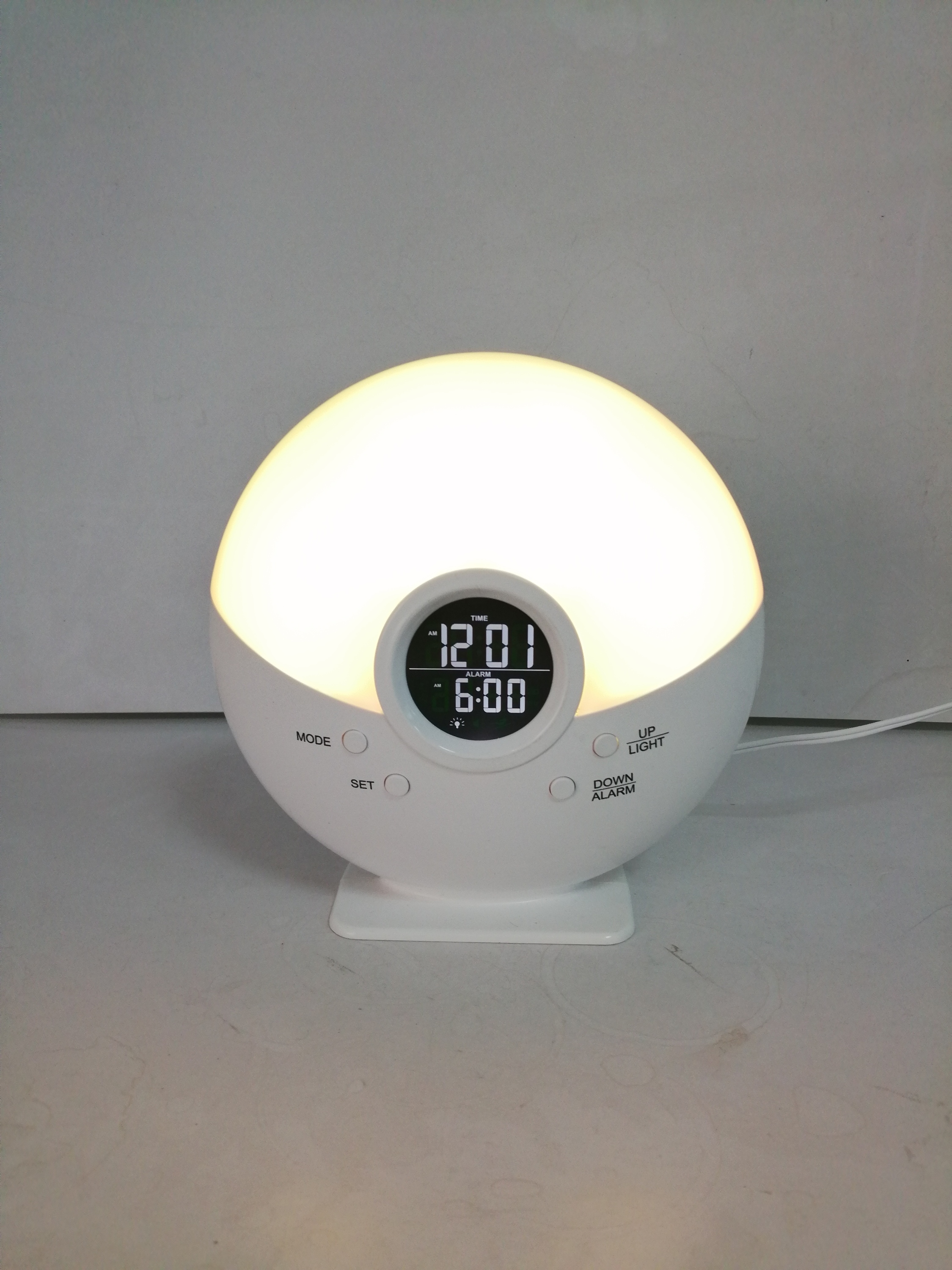 Amazon Hot Bedroom Wake Up Light Alarm Clock,Sunrise Alarm Clock,FM Radio Alarm Clock 7 Color Changing LED Light