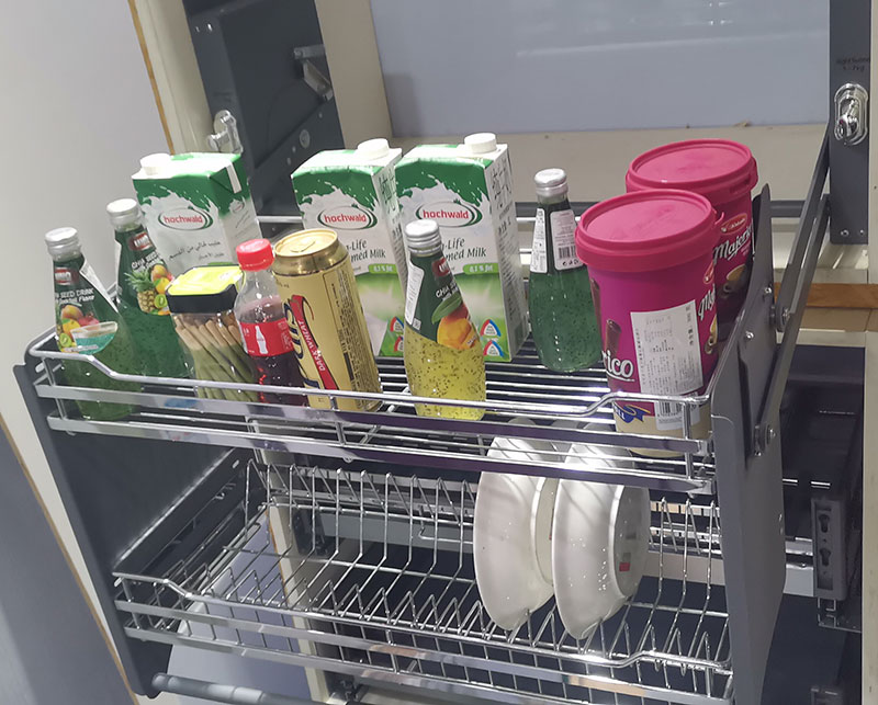 China Kitchen Accessories Adjustable up and down Kitchen Wall Cabinet Lifting storage Baskets