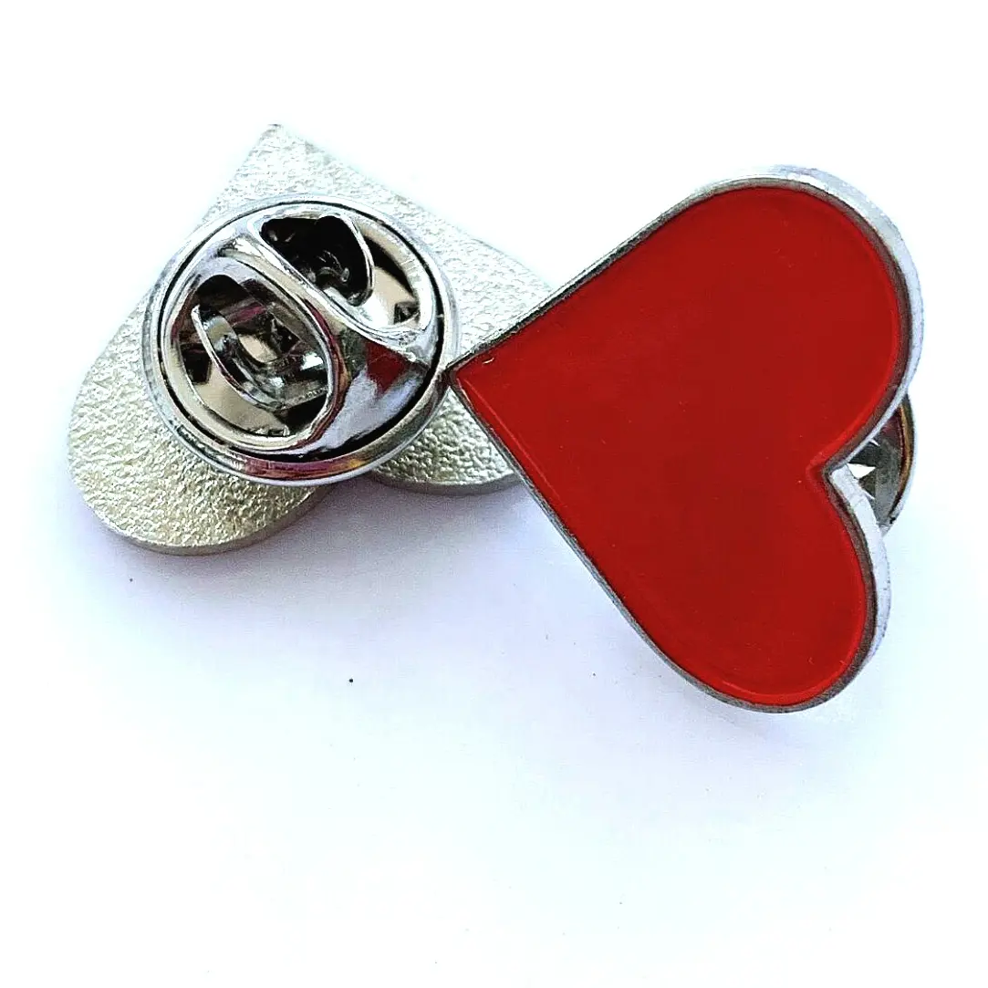 Бесплатный образец позолоченный сувенир в форме сердца, оптовая продажа, Металлические Булавки с мягкой эмалью на заказ