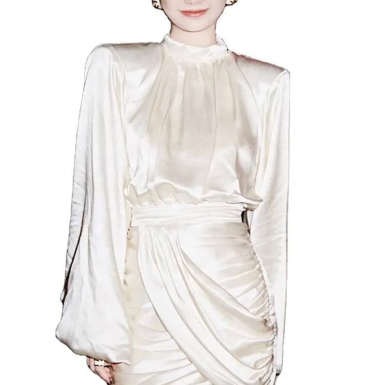 Короткое мини-платье с круглым воротом и длинными рукавами во французском стиле, с 100%, круглым вырезом