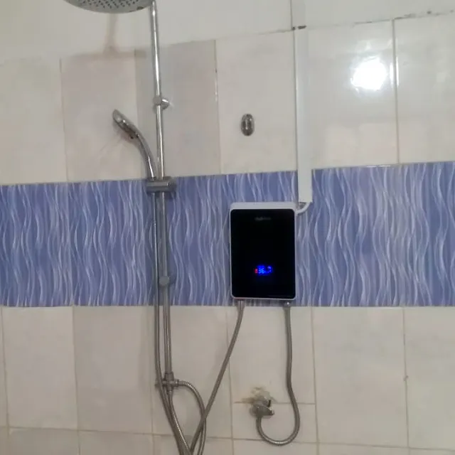 IPX4 waterproof multi point bathroom under sink kichen instant electrical shower tankless electric water heaters