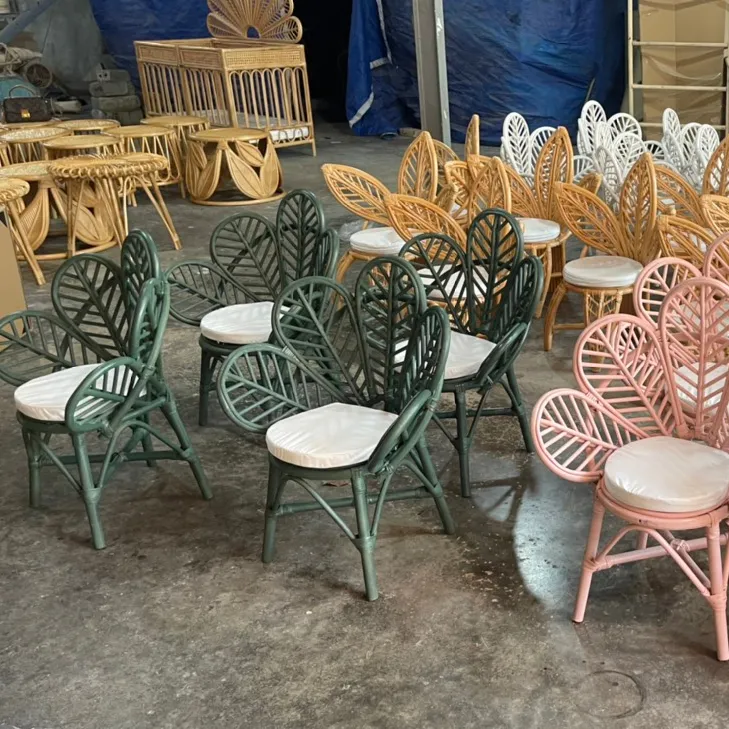 Лидер продаж, стулья из ротанга синего цвета с лепестками вишни для ребенка ручной работы из высококачественного ротанга, детский стол и стулья