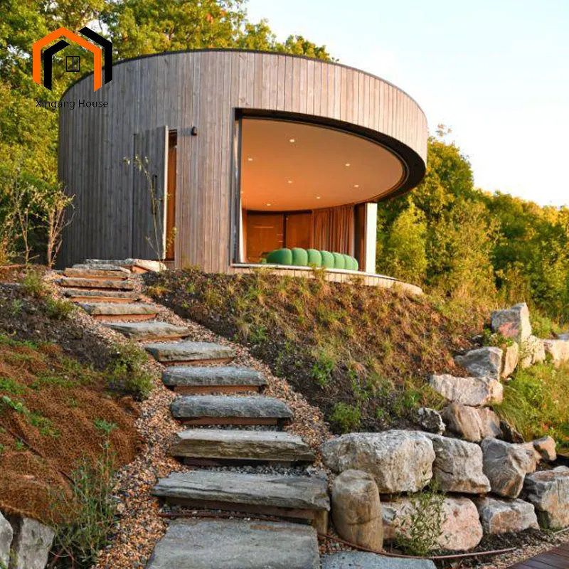 Наружный круглый гостиничный деревянный домик с большой алюминиевой рамой