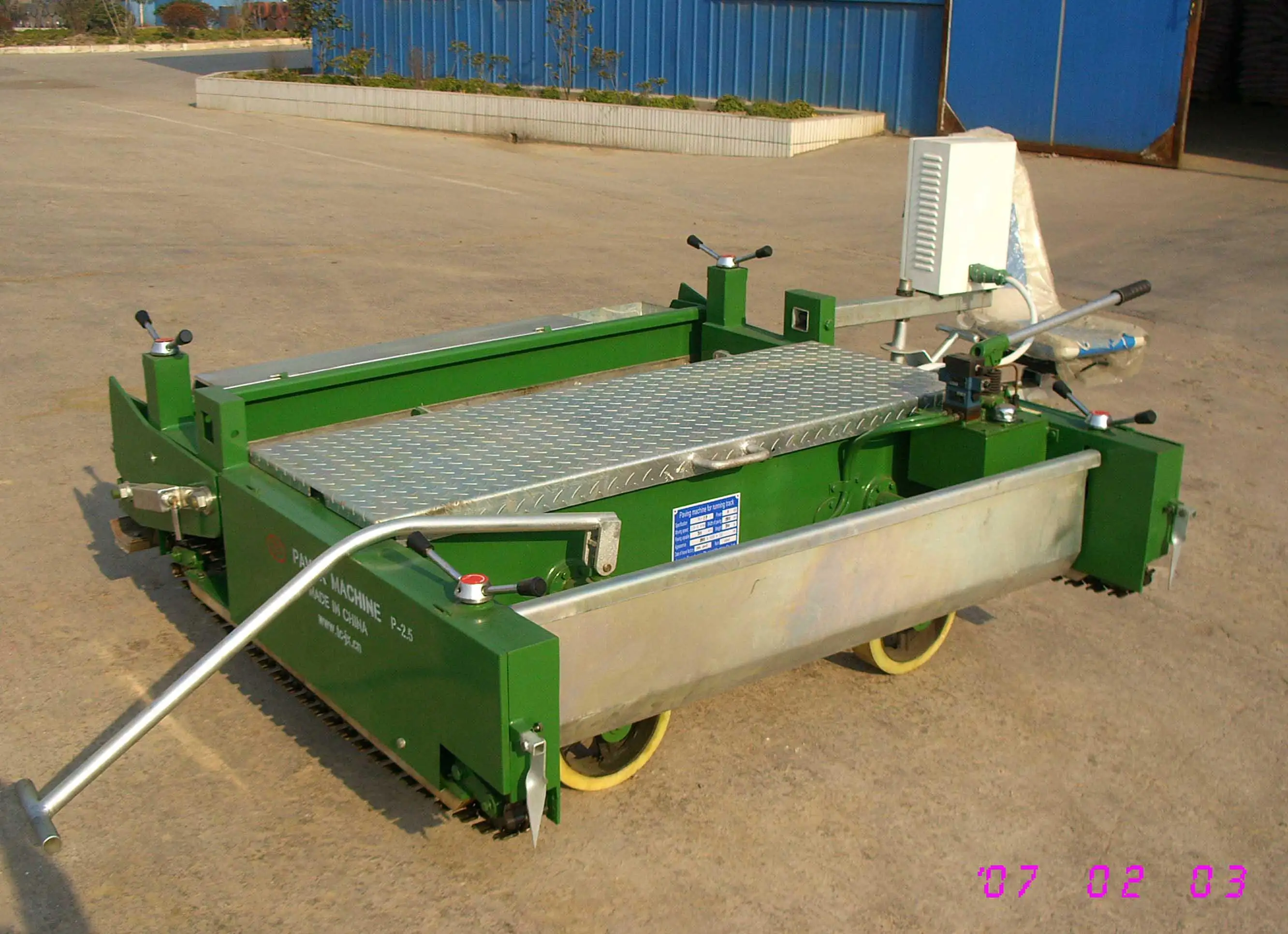 Model TPJ-2.5 Paver machine for rubber playground