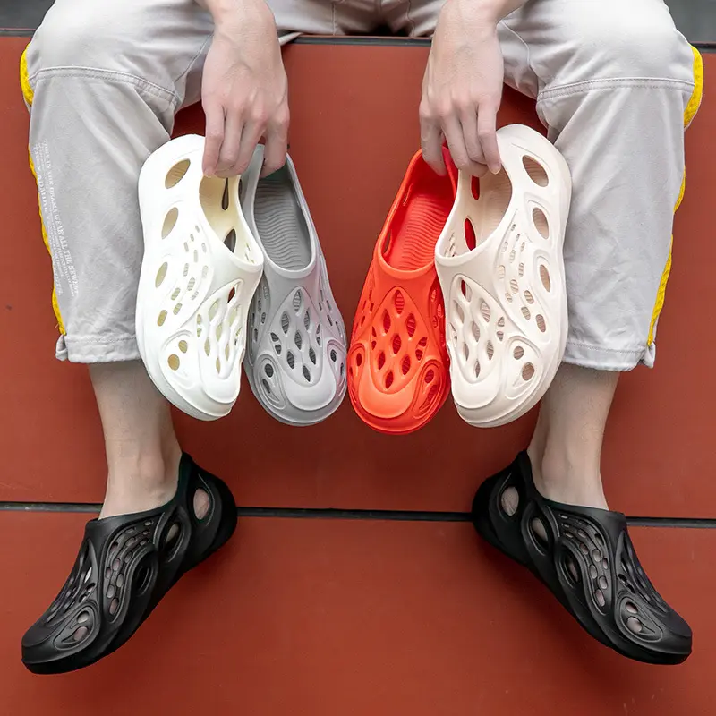2021 Wholesale outdoor summer fashion Slippers Sandals Mens Foam Runner Slides Slipper beach water shoes