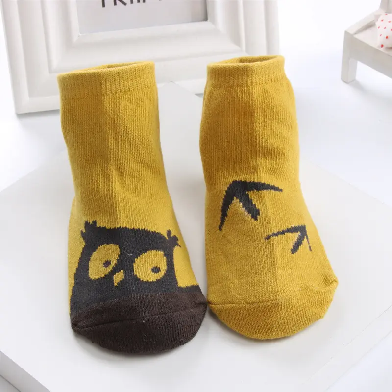 YUELI/Асимметричные хлопковые нескользящие мягкие носки для малышей с героями мультфильмов