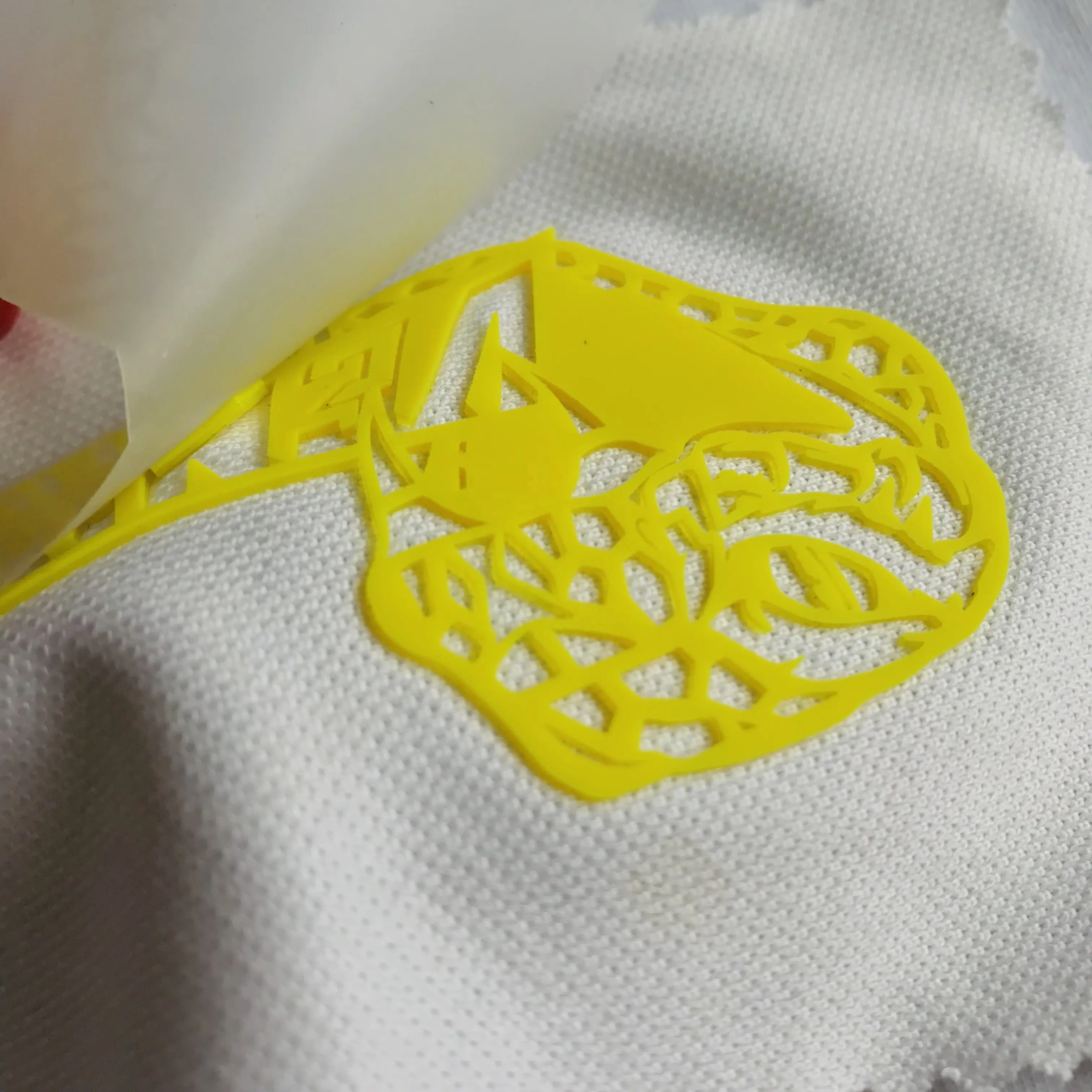 Пользовательский логотип печать одежды шапки утюгом на 3D тиснение прессованная Термотрансферная силиконовая этикетка для футболок купальников ткани обуви