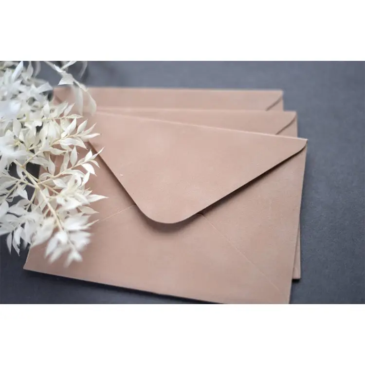 Элегантный бархатный чехол-конверт для свадебных приглашений