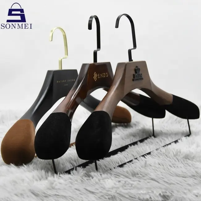 Top quality non slip wooden hanger customized wooden suit hanger