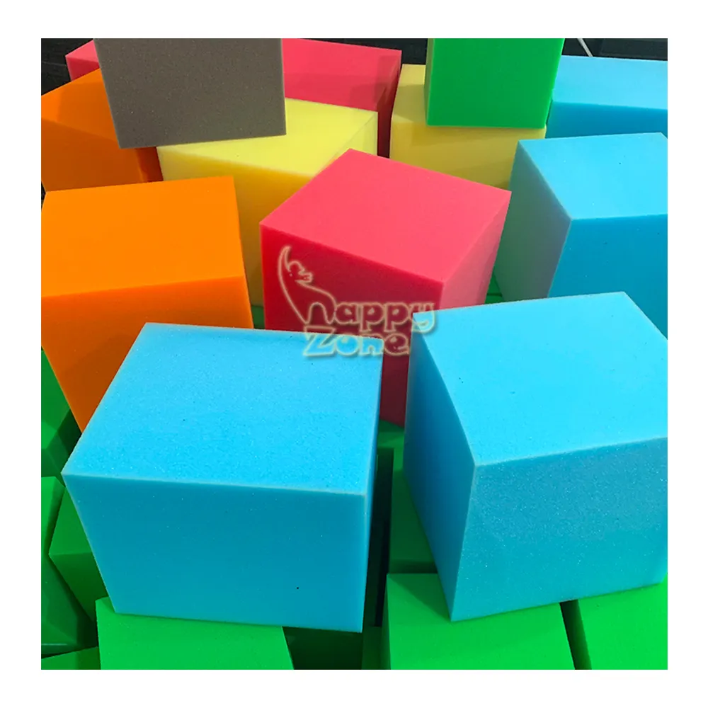 Огнестойкие разноцветные кубики из пенополиуретана и пенопластовые колодки для батута и мягкой игровой площадки